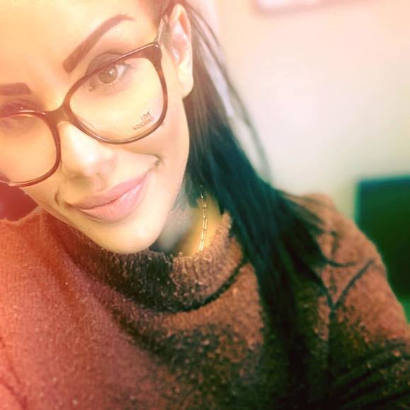 Meet your Posher, Tia - Picture 1 of 1